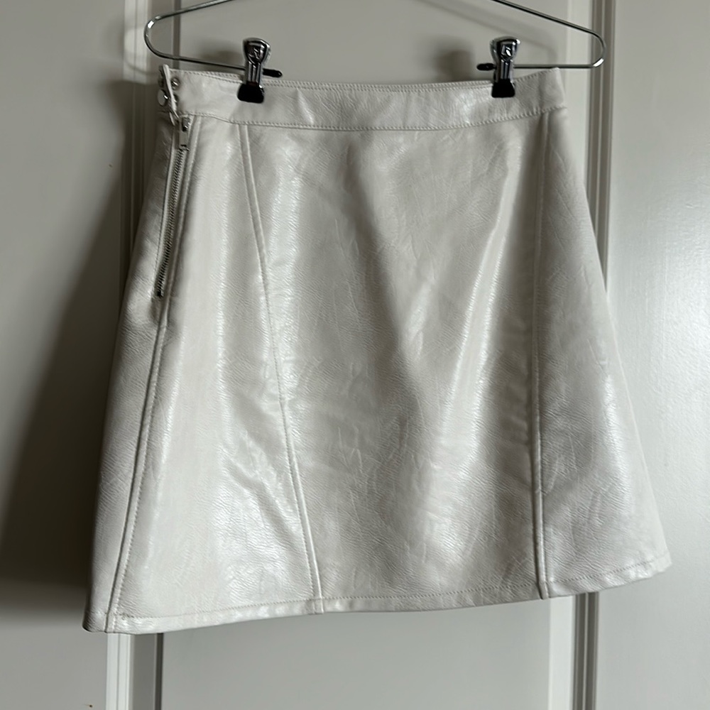 Zara Off-white faux leather mini skirt- worn once!